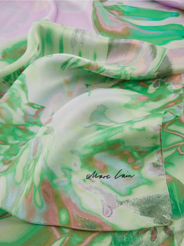 eșarfă delicată de mătase cu design floral Marc Cain lavandă strălucitoare accesorii 4826HH1665