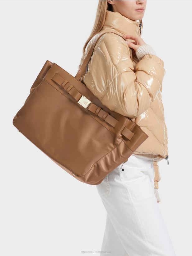 cumpărător din nailon „regândiți împreună”. Marc Cain caramel strălucitor accesorii 4826HH1501