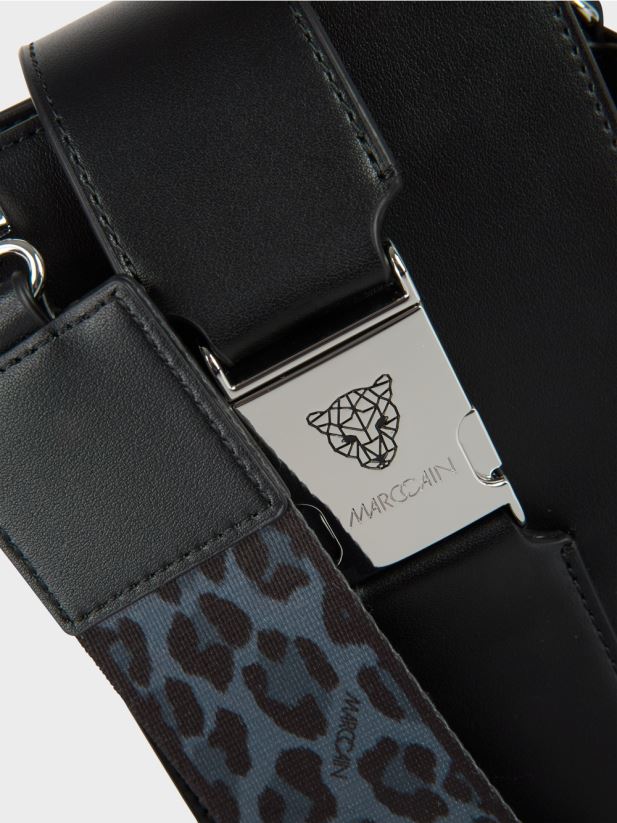 geantă crossbody în format longitudinal Marc Cain negru accesorii 4826HH1521