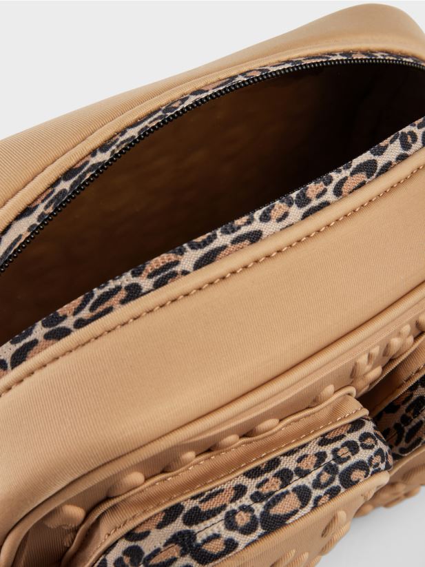 geantă de umăr cu design în relief Marc Cain cafea moale accesorii 4826HH1502