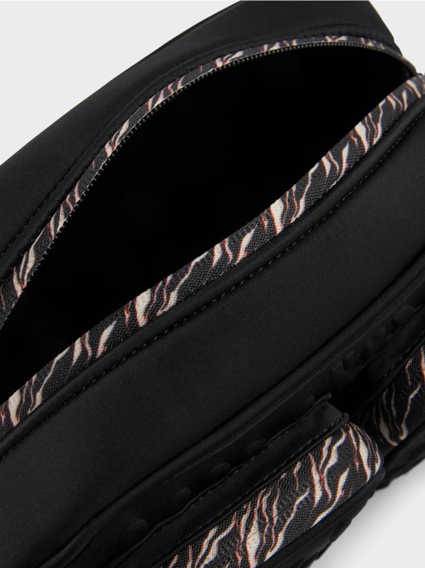 geantă de umăr cu design în relief Marc Cain negru accesorii 4826HH1517