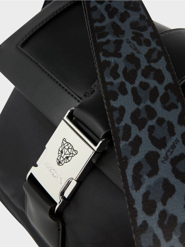 geantă de umăr „regândește împreună”. Marc Cain negru accesorii 4826HH1519