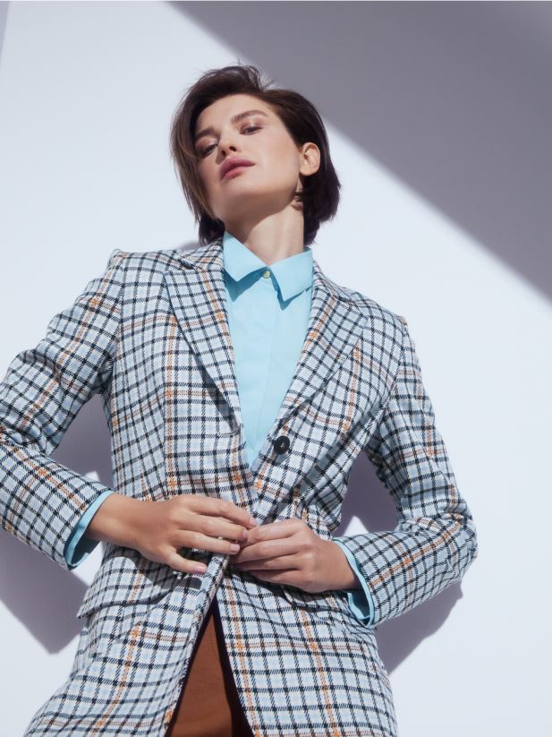 blazer lung cu model în carouri Marc Cain albastru atmosferic îmbrăcăminte 4826HH208