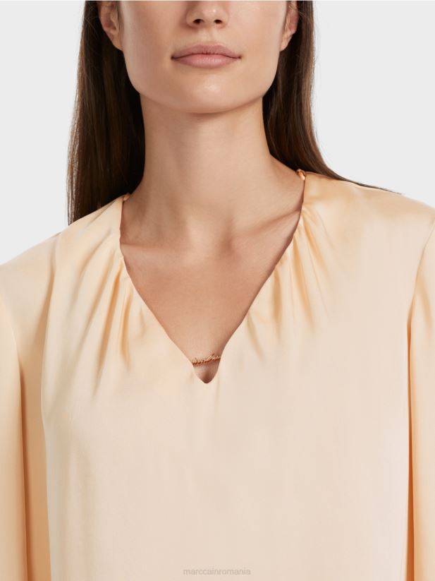 bluză casual cu decolteu în V Marc Cain crema inchisa îmbrăcăminte 4826HH854