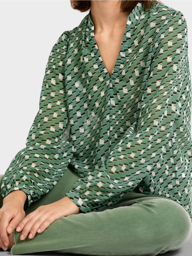 bluză într-un model geometric Marc Cain mușchi verde îmbrăcăminte 4826HH1000