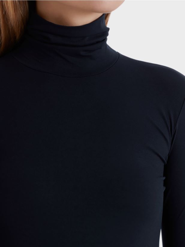 pulover delicat cu guler rulat Marc Cain albastru miezul nopții îmbrăcăminte 4826HH1482