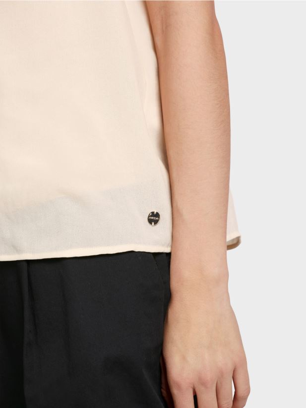 „regândiți împreună” de sus Marc Cain cremă îmbrăcăminte 4826HH1371