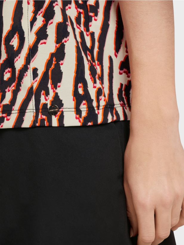 tricou cu modele mixte Marc Cain rosu intens îmbrăcăminte 4826HH1376