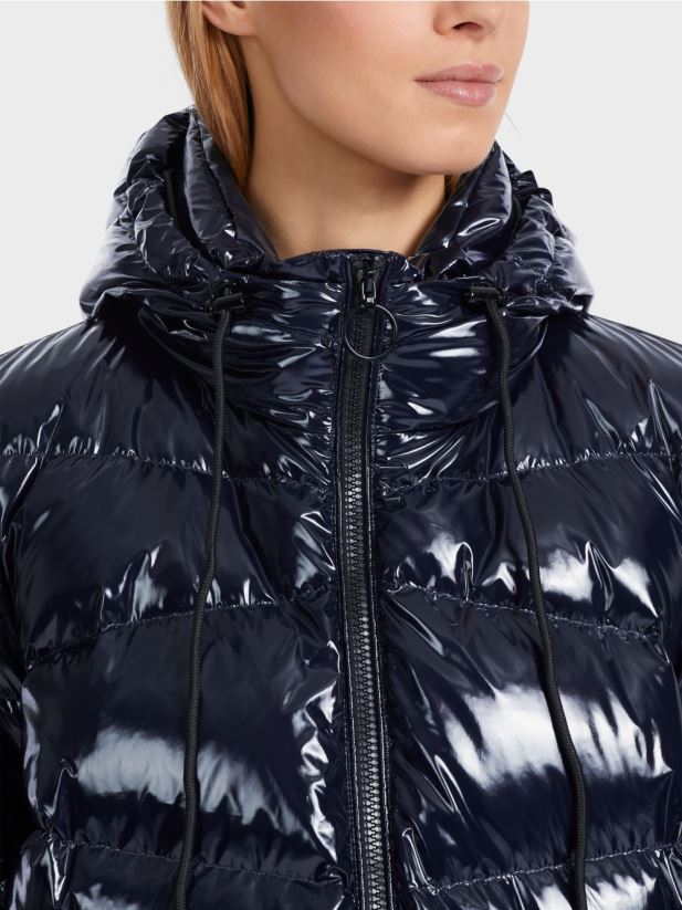 geacă de exterior matlasată cu glugă Marc Cain albastru miezul nopții îmbrăcăminte 4826HH223