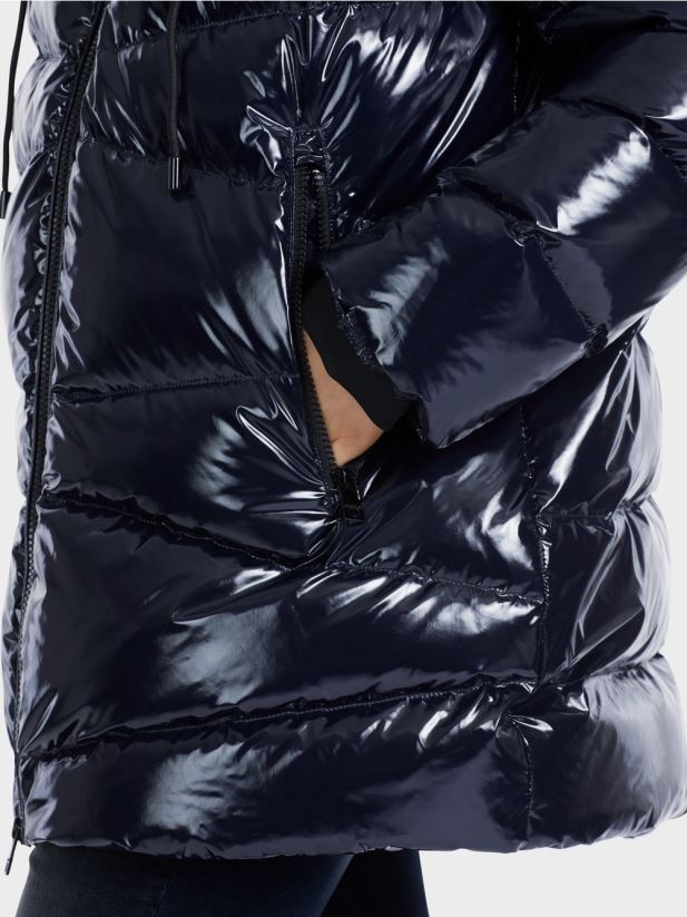 geacă de exterior matlasată cu glugă Marc Cain albastru miezul nopții îmbrăcăminte 4826HH223