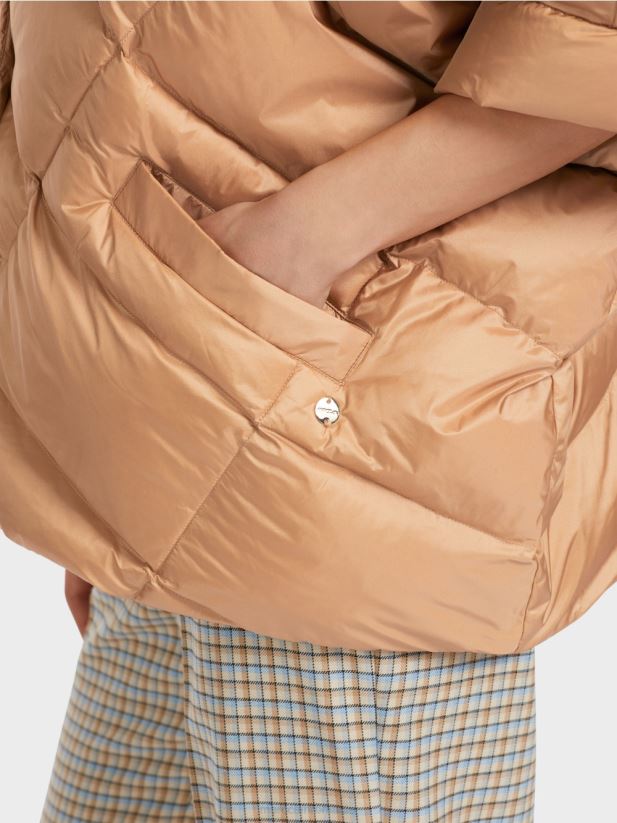 haină în formă de vestă în formă de ou Marc Cain caramel strălucitor îmbrăcăminte 4826HH254