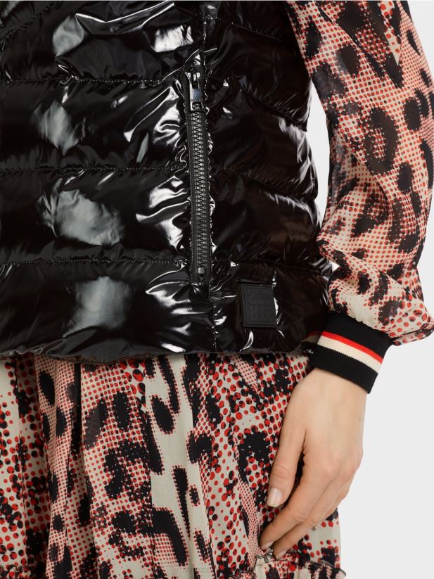 vestă matlasată cu 3m thinsulate Marc Cain negru îmbrăcăminte 4826HH237