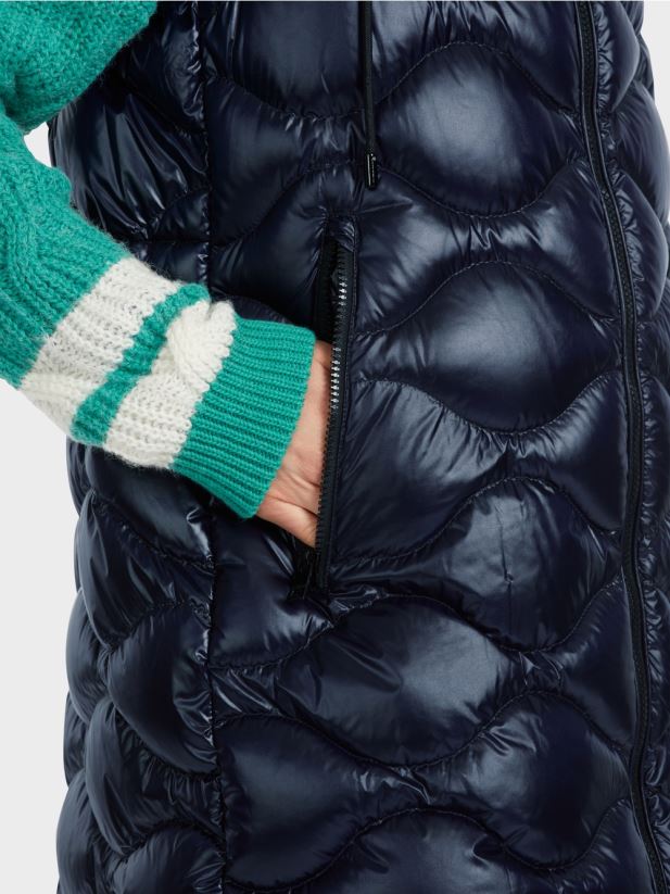 vestă matlasată lungă „rethink together”. Marc Cain albastru miezul nopții îmbrăcăminte 4826HH225