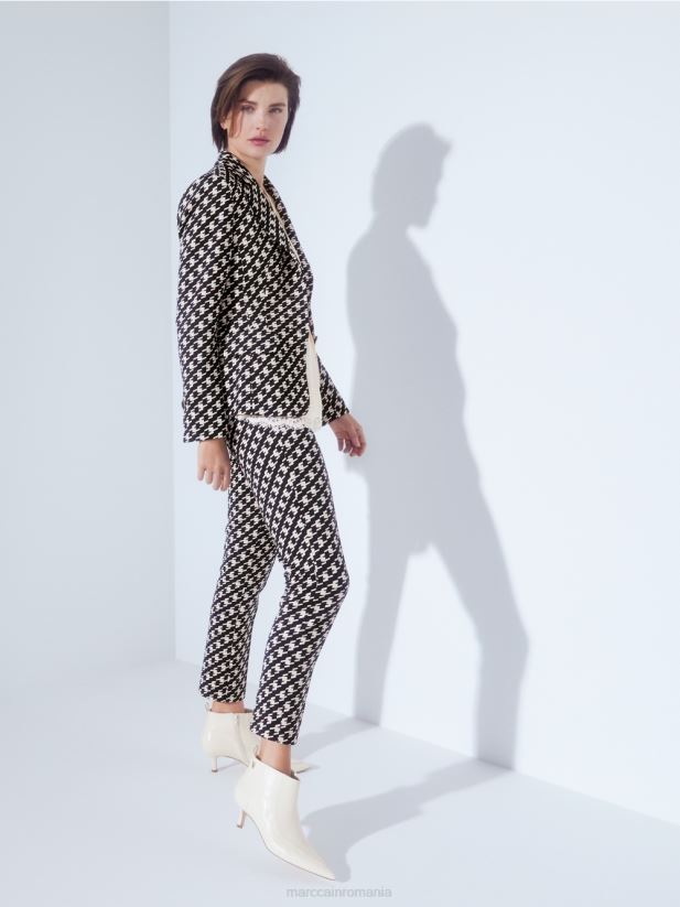 pantaloni într-un model geometric Marc Cain negru îmbrăcăminte 4826HH720