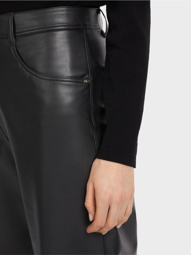 pantaloni warri într-o potrivire feminină Marc Cain negru îmbrăcăminte 4826HH528
