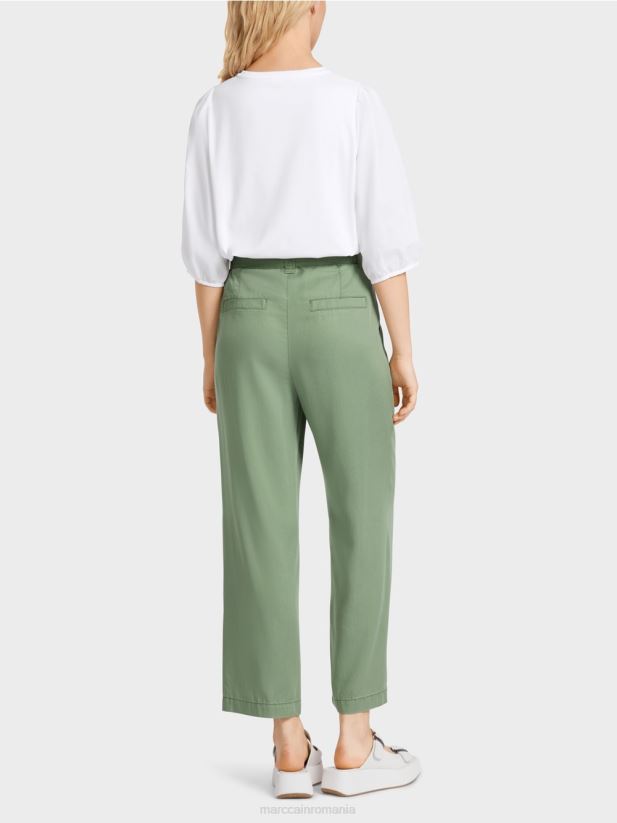 pantaloni welleri „regândiți împreună”. Marc Cain verde mistic îmbrăcăminte 4826HH652