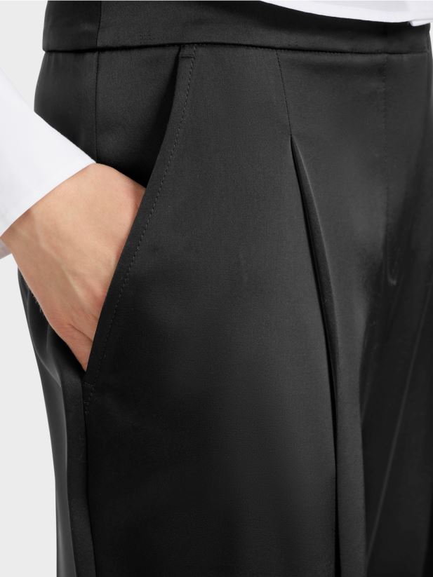 pantaloni wichita plisati cu picior lat Marc Cain negru îmbrăcăminte 4826HH526