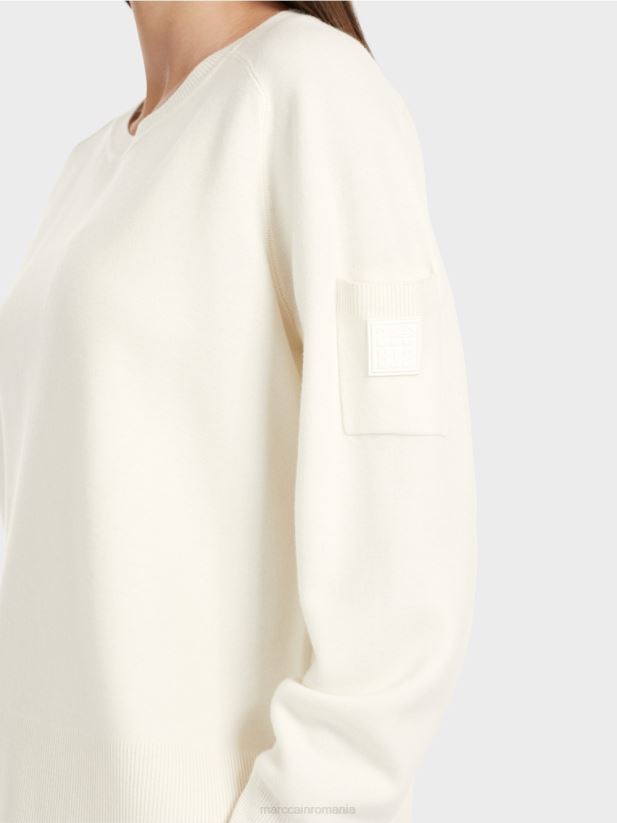 pulover din tricot cu buzunar pe maneca Marc Cain aproape alb îmbrăcăminte 4826HH1105