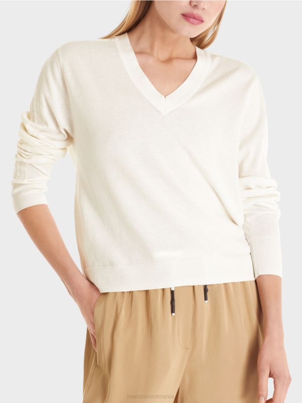 pulover elegant din tricot fin cu decolteu in V Marc Cain aproape alb îmbrăcăminte 4826HH1154