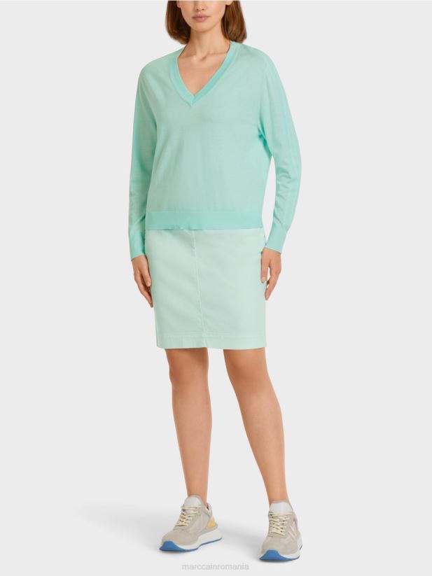 pulover elegant din tricot fin cu decolteu in V Marc Cain luminator moale îmbrăcăminte 4826HH1170