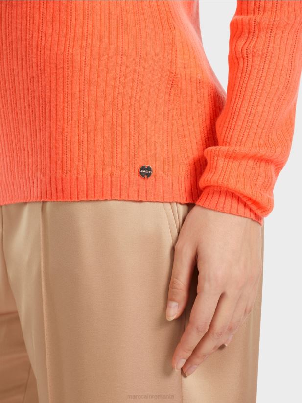 pulover „rethink together” cu gât rotund Marc Cain coral strălucitor îmbrăcăminte 4826HH1093